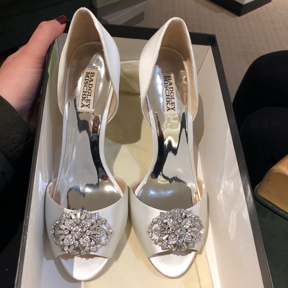 NWT Badgley Mischka Dana